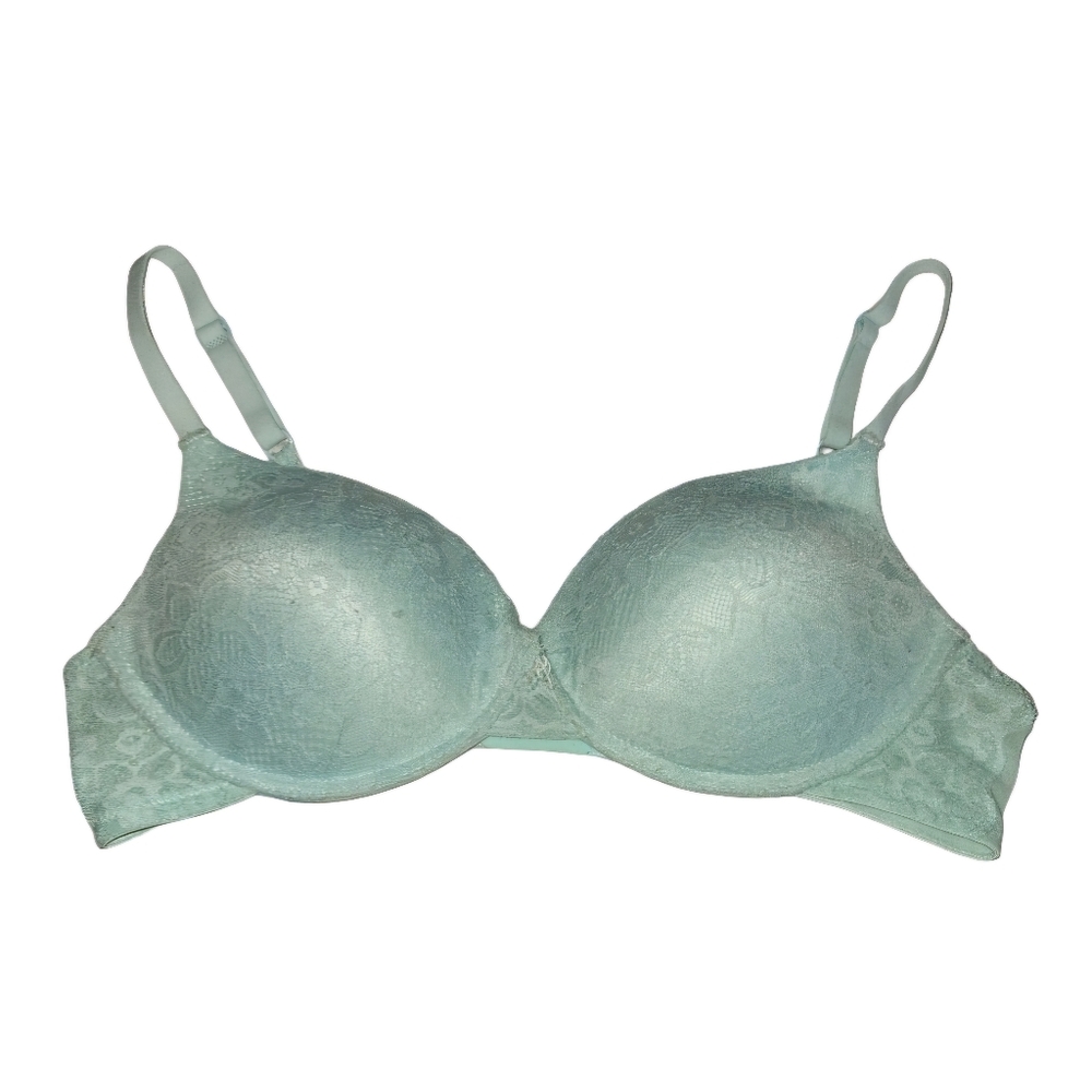 ⭐️ HOST PICK ⭐️ Wireless Lace Push Up Bra 38C - Picture 1 of 5